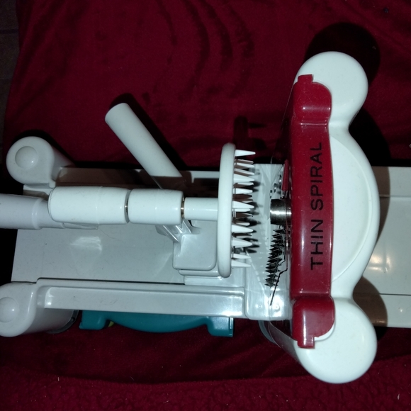 Food Network Spiralizer - Picture 3 of 6